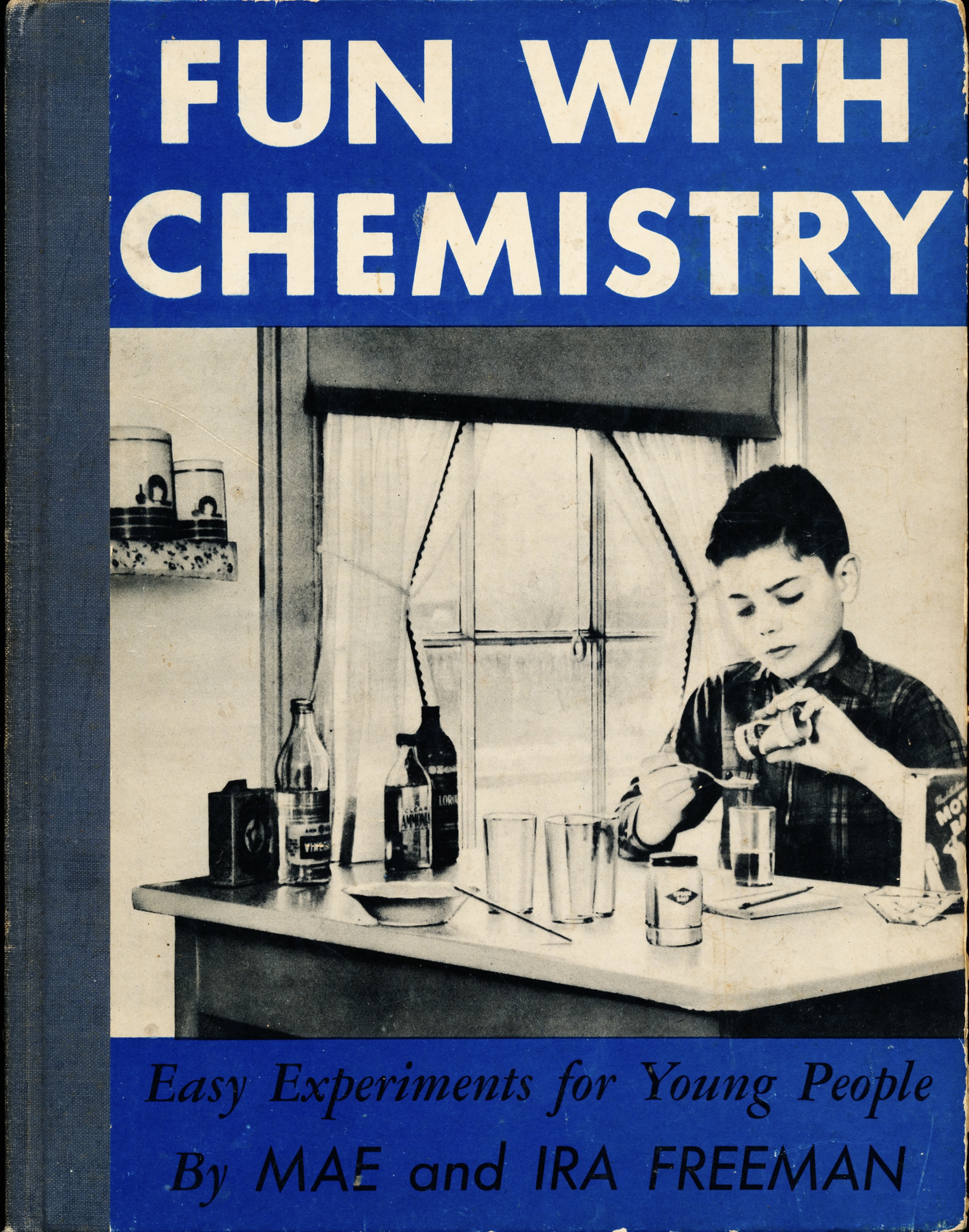 Image for FUN WITH CHEMISTRY. Easy Experiments for Young People. FUN WITH CHEMISTRY. Easy Experiments for Young People.